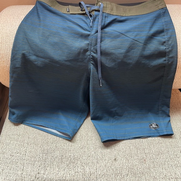Men’s swim trunks - Picture 1 of 1
